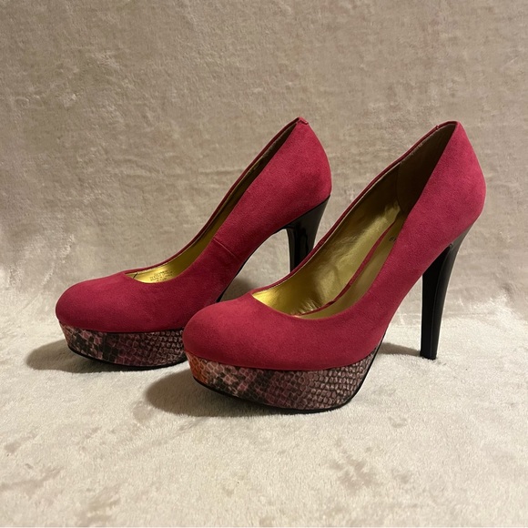 👠NWOT G by Guess beautiful pink with faux snake skin size 6.5 - Picture 4 of 10